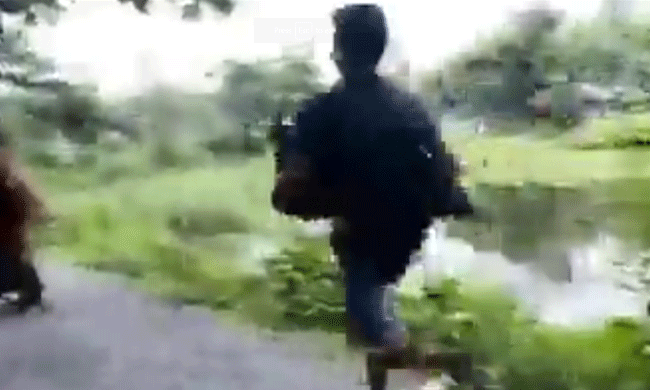 ಪಶ್ಚಿಮಬಂಗಾಳದ ಪಂಚಾಯತ್ ಚುನಾವಣೆ: ಮತಪೆಟ್ಟಿಗೆಯೊಂದಿಗೆ ಓಡಿಹೋದ ಅಪರಿಚಿತ ವ್ಯಕ್ತಿ!