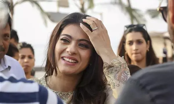 ʼಅನಕ್ಷರಸ್ಥರು ನಮ್ಮನ್ನಾಳುತ್ತಿದ್ದಾರೆʼ ಎಂದ ನಟಿ ಕಾಜೋಲ್‌ ವಿರುದ್ಧ ಬಲಪಂಥೀಯ ಟ್ರೋಲ್‌ಗಳ ದಾಳಿ