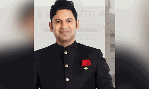 ಆದಿಪುರುಷ್ ಚಿತ್ರದಿಂದ ಜನರ ಭಾವನೆಗಳಿಗೆ ಧಕ್ಕೆಯಾಗಿದೆ: ಕ್ಷಮೆ ಕೋರಿದ ಸಂಭಾಷಣೆಕಾರ ಮನೋಜ್ ಮುಂತಶಿರ್