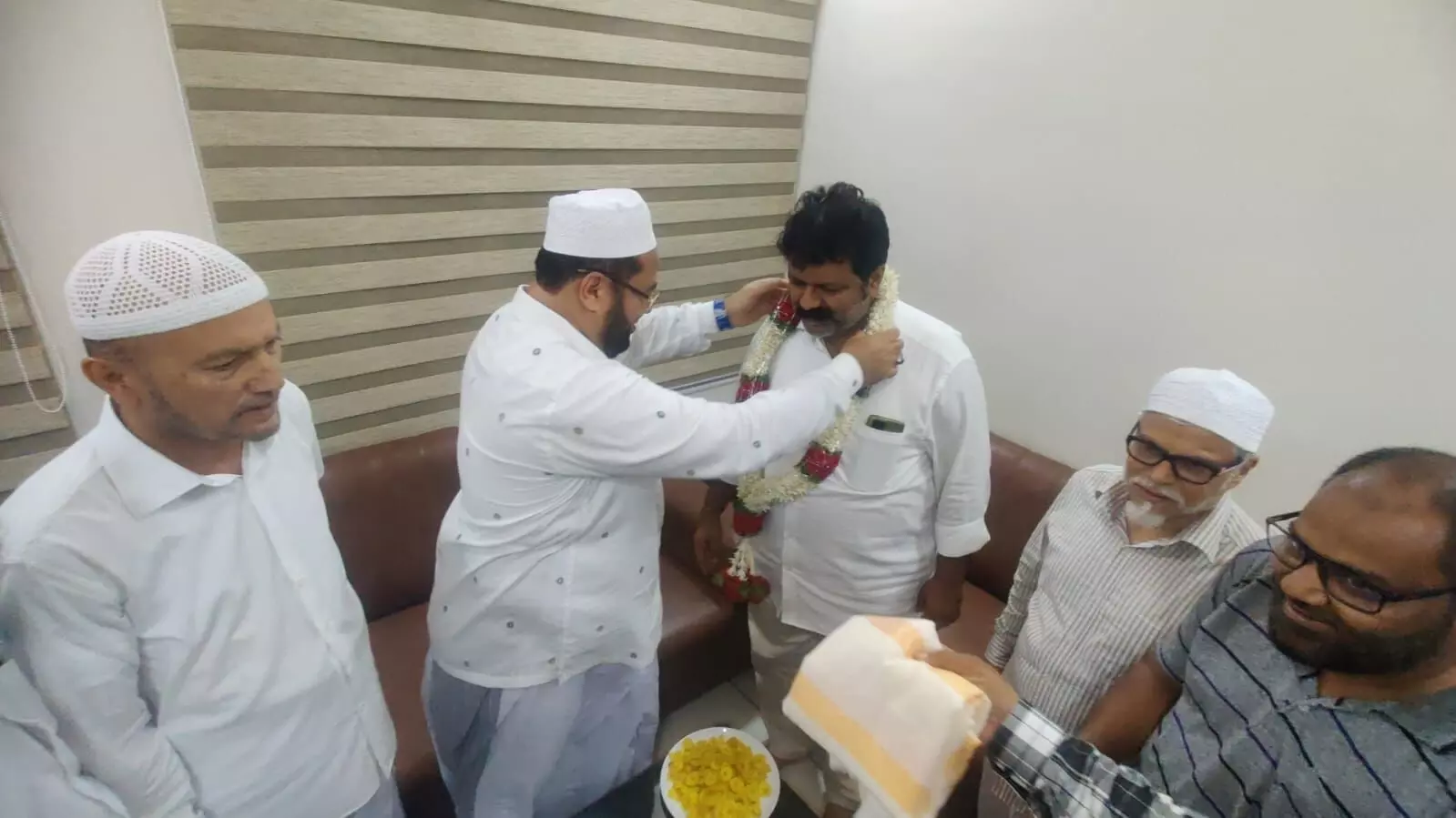 ಭಟ್ಕಳ: ರಾಬಿತಾ ಸೂಸೈಟಿಯಿಂದ ಸಚಿವ ಮಾಂಕಾಳ್ ವೈದ್ಯರಿಗೆ ಸನ್ಮಾನ ಭಟ್ಕಳ: ರಾಬಿತಾ ಸೂಸೈಟಿಯಿಂದ ಸಚಿವ ಮಾಂಕಾಳ್ ವೈದ್ಯರಿಗೆ ಸನ್ಮಾನ