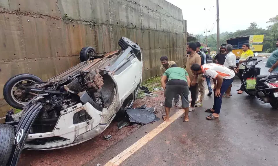 ರಸ್ತೆ ಅಪಘಾತ: ವೈದ್ಯ ವಿದ್ಯಾರ್ಥಿಗೆ ಗಾಯ