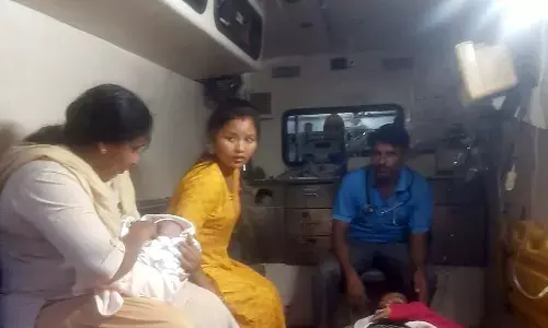 ಕೊಲ್ಲೂರು: ತುಂಬು ಗರ್ಭಿಣಿಗೆ ಮನೆಯಲ್ಲೇ ಹೆರಿಗೆ ಮಾಡಿಸಿದ 108 ಸಿಬ್ಬಂದಿ!