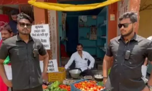 ಟೊಮೆಟೋ ಬೆಲೆ ಏರಿಕೆ: ಅಂಗಡಿಗೆ ಬೌನ್ಸರ್‌ ಗಳನ್ನು ನೇಮಿಸಿದ ವಾರಣಾಸಿಯ ವ್ಯಾಪಾರಿ !