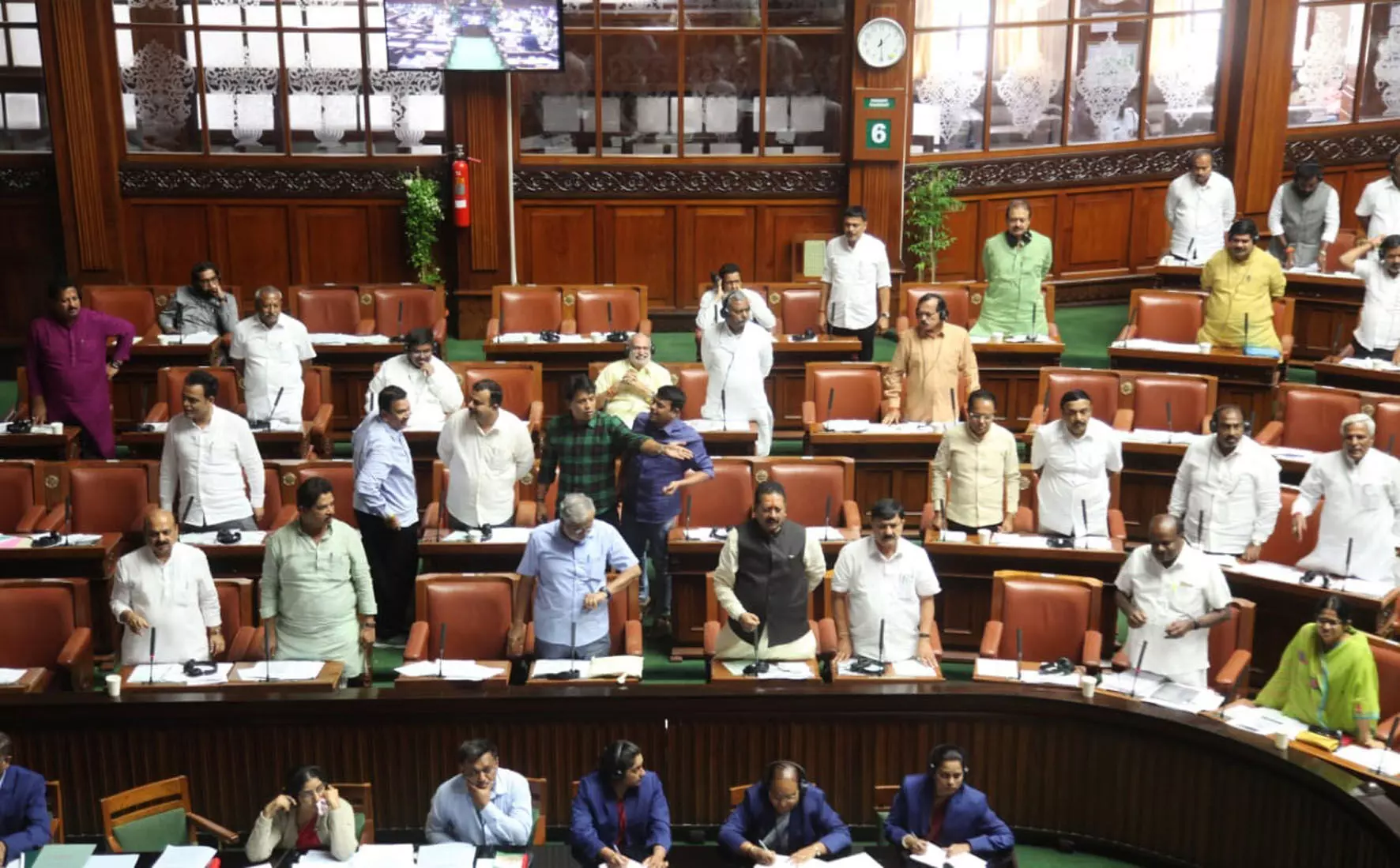 ಜೈನಮುನಿ ಕಾಮಕುಮಾರ ಮಹಾರಾಜ ಹತ್ಯೆ ಪ್ರಕರಣ: ಉಭಯ ಸದನಗಳಲ್ಲಿ ಪ್ರತಿಧ್ವನಿ ಜೈನಮುನಿ ಕಾಮಕುಮಾರ ಮಹಾರಾಜ ಹತ್ಯೆ ಪ್ರಕರಣ: ಉಭಯ ಸದನಗಳಲ್ಲಿ ಪ್ರತಿಧ್ವನಿ