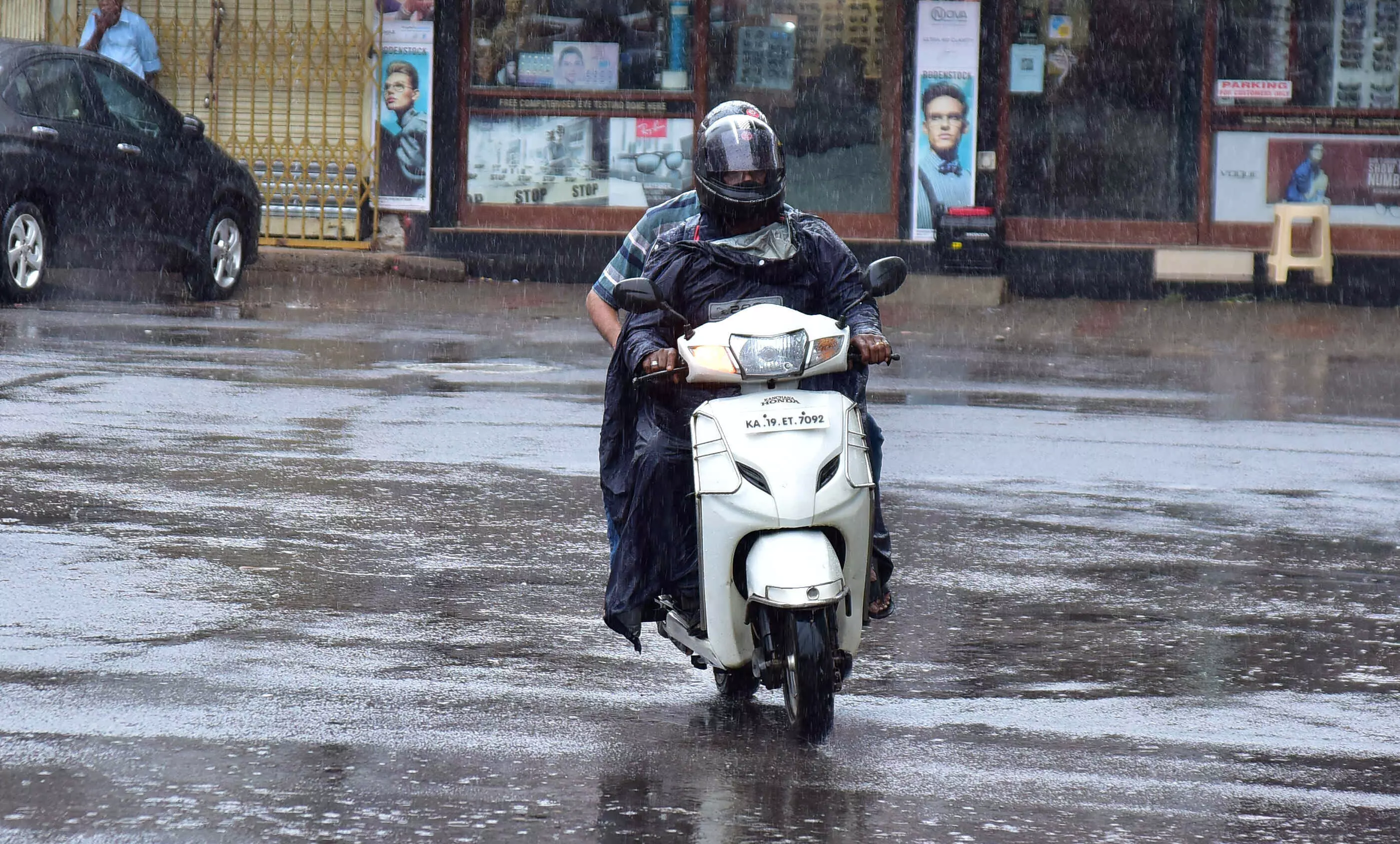 ಒಲಿದಂತೆ ಹಾಡುವ ಮುಂಗಾರು; ಮುನ್ಸೂಚನೆ ಸವಾಲು ಒಲಿದಂತೆ ಹಾಡುವ ಮುಂಗಾರು; ಮುನ್ಸೂಚನೆ ಸವಾಲು