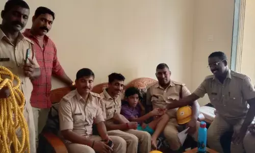 ಉಡುಪಿ: 10 ಮಹಡಿಯ ಕಿಟಕಿಯಲ್ಲಿ ಸಿಲುಕಿದ್ದ ಬಾಲಕನ ರಕ್ಷಣೆ