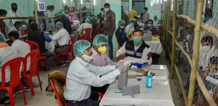 ಪಶ್ಚಿಮಬಂಗಾಳ ಪಂಚಾಯತ್ ಚುನಾವಣೆಯ ಮತ ಎಣಿಕೆ ಆರಂಭ: ಹೆಚ್ಚಿನ ಸ್ಥಾನಗಳಲ್ಲಿ ತೃಣಮೂಲ ಕಾಂಗ್ರೆಸ್ ಗೆ ಆರಂಭಿಕ ಮುನ್ನಡೆ ಪಶ್ಚಿಮಬಂಗಾಳ ಪಂಚಾಯತ್ ಚುನಾವಣೆಯ ಮತ ಎಣಿಕೆ ಆರಂಭ: ಹೆಚ್ಚಿನ ಸ್ಥಾನಗಳಲ್ಲಿ ತೃಣಮೂಲ ಕಾಂಗ್ರೆಸ್ ಗೆ ಆರಂಭಿಕ ಮುನ್ನಡೆ