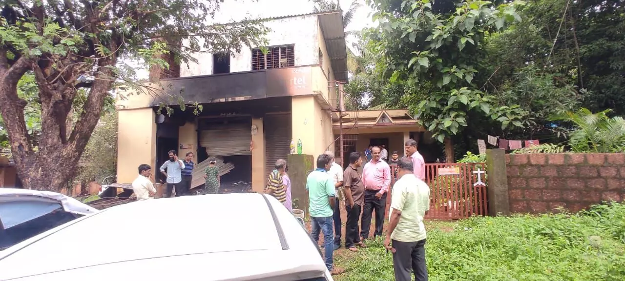 ಉಳ್ಳಾಲ: ಸಿಡಿಲು ಬಡಿದು ದಿನಸಿ ಅಂಗಡಿಗೆ ಹಾನಿ; ಅಪಾರ ನಷ್ಟ