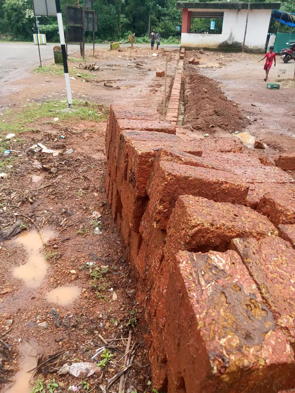 ಅಕ್ರಮ ಅಂಗಡಿ ಕೋಣೆಗಳ ತೆರವಿಗೆ ಒತ್ತಾಯ: ದಸಂಸ ಪ್ರತಿಭಟನೆಯ ಎಚ್ಚರಿಕೆ