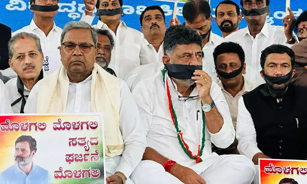 ರಾಹುಲ್ ಗಾಂಧಿ ವಿರುದ್ದ ಬಿಜೆಪಿ ಷಡ್ಯಂತ್ರ ಆರೋಪ; ಕಾಂಗ್ರೆಸ್ ಮೌನ ಪ್ರತಿಭಟನೆ