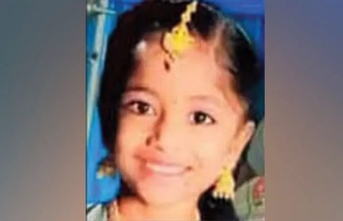 ಕೌಟುಂಬಿಕ ಕಲಹ ಹಿನ್ನೆಲೆ: ಮಕ್ಕಳೊಂದಿಗೆ ಆತ್ಮಹತ್ಯೆಗೆ ಯತ್ನಿಸಿದ ಮಹಿಳೆ; ಬಾಲಕಿ ಮೃತ್ಯು ಕೌಟುಂಬಿಕ ಕಲಹ ಹಿನ್ನೆಲೆ: ಮಕ್ಕಳೊಂದಿಗೆ ಆತ್ಮಹತ್ಯೆಗೆ ಯತ್ನಿಸಿದ ಮಹಿಳೆ; ಬಾಲಕಿ ಮೃತ್ಯು