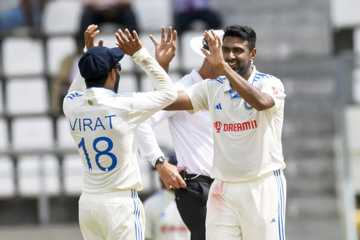 ಮೊದಲ ಟೆಸ್ಟ್ : ಭಾರತದ ಸ್ಪಿನ್ ಮೋಡಿಗೆ ವಿಂಡೀಸ್ ತತ್ತರ, 150 ರನ್ ಗೆ ಆಲೌಟ್ ಮೊದಲ ಟೆಸ್ಟ್ : ಭಾರತದ ಸ್ಪಿನ್ ಮೋಡಿಗೆ ವಿಂಡೀಸ್ ತತ್ತರ, 150 ರನ್ ಗೆ ಆಲೌಟ್