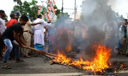 ಪಶ್ಚಿಮ ಬಂಗಾಳ ಹಿಂಸಾಚಾರದ ಹಿಂದಿರುವವರು ಯಾರು ?