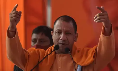 ಬುಲ್ಡೋಜರ್ ಬಾಬಾನನ್ನು ಪ್ರಶಂಸಿಸುವ ಜರ್ಮನ್ ಡಾಕ್ಟರ್ ಯಾರು ?