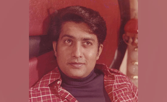 ನಟ, ನಿರ್ದೇಶಕ ರವೀಂದ್ರ ಮಹಾಜನಿ ಮೃತಪಟ್ಟ ಸ್ಥಿತಿಯಲ್ಲಿ ಪತ್ತೆ ನಟ, ನಿರ್ದೇಶಕ ರವೀಂದ್ರ ಮಹಾಜನಿ ಮೃತಪಟ್ಟ ಸ್ಥಿತಿಯಲ್ಲಿ ಪತ್ತೆ