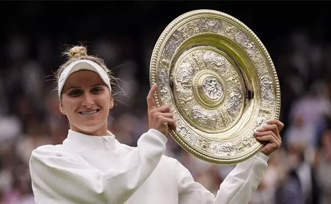 ವಿಂಬಲ್ಡನ್: ಮಾರ್ಕೆಟಾ ವೊಂಡ್ರೊಸೋವಾ ಮಹಿಳೆಯರ ಸಿಂಗಲ್ಸ್ ಚಾಂಪಿಯನ್ ವಿಂಬಲ್ಡನ್: ಮಾರ್ಕೆಟಾ ವೊಂಡ್ರೊಸೋವಾ ಮಹಿಳೆಯರ ಸಿಂಗಲ್ಸ್ ಚಾಂಪಿಯನ್