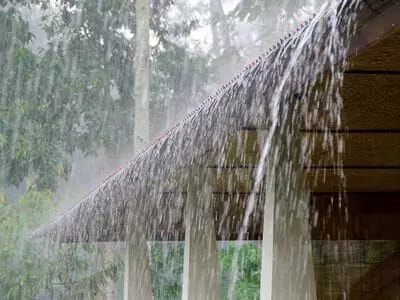 ಉಡುಪಿ: ಗಾಳಿ-ಮಳೆಗೆ ನಾಲ್ಕು ಮನೆ, ಕೊಟ್ಟಿಗೆಗೆ ಹಾನಿ