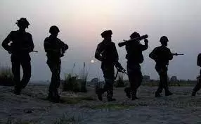 ಪಾಕಿಸ್ತಾನ: ಸೇನಾನೆಲೆ ಮೇಲೆ ಉಗ್ರರ ದಾಳಿ; 12 ಯೋಧರ ಮೃತ್ಯು ಪಾಕಿಸ್ತಾನ: ಸೇನಾನೆಲೆ ಮೇಲೆ ಉಗ್ರರ ದಾಳಿ; 12 ಯೋಧರ ಮೃತ್ಯು