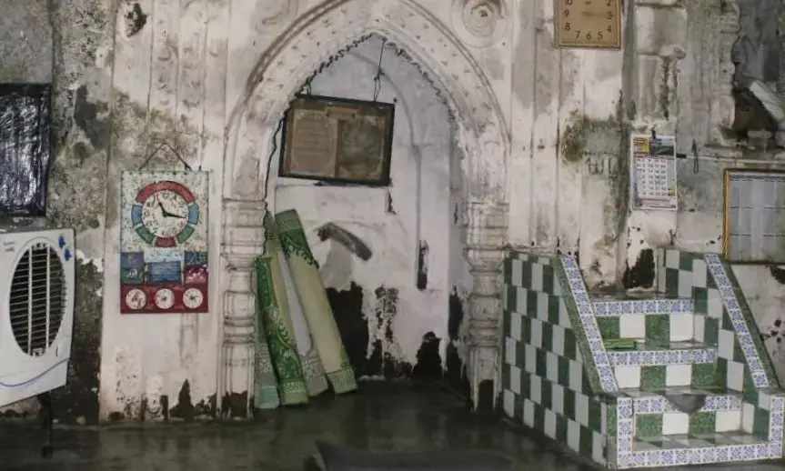 ಮಹಾರಾಷ್ಟ್ರ: 800 ವರ್ಷ ಹಳೆಯ ಜುಮಾ ಮಸೀದಿಯಲ್ಲಿ ಪ್ರಾರ್ಥನೆ ನಿಲ್ಲಿಸಲು ಜಿಲ್ಲಾಧಿಕಾರಿ ಆದೇಶ