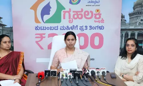 ಗೃಹಲಕ್ಷ್ಮಿ ಯೋಜನೆ ಅರ್ಜಿ ಸಲ್ಲಿಕೆಗೆ 2 ವಿಧಾನ; ಫಲಾನುಭವಿ ಯಾರು?: ಇಲ್ಲಿದೆ ಮಾಹಿತಿ