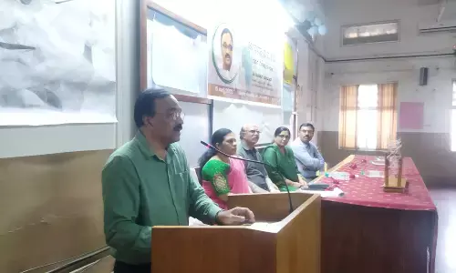 ಗೋಡ್ಸೆ ಫೋಟೊ ಹಾಕಿ ವೈಭವೀಕರಿಸುವವರು ಮನುಷ್ಯರೇ?: ಲೇಖಕ ನಟರಾಜ್ ಹುಳಿಯಾರ್