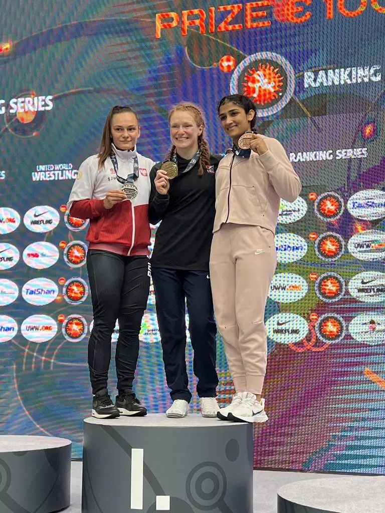 ಹಂಗೇರಿಯಲ್ಲಿ ಗೆದ್ದ ಪದಕ ಮಹಿಳೆಯರ ಮೇಲಾಗುತ್ತಿರುವ ಅಪರಾಧ ವಿರುದ್ಧ ಹೋರಾಡುತ್ತಿರುವವರಿಗೆ ಸಮರ್ಪಣೆ: ಸಂಗೀತಾ ಫೋಗಟ್ ಹಂಗೇರಿಯಲ್ಲಿ ಗೆದ್ದ ಪದಕ ಮಹಿಳೆಯರ ಮೇಲಾಗುತ್ತಿರುವ ಅಪರಾಧ ವಿರುದ್ಧ ಹೋರಾಡುತ್ತಿರುವವರಿಗೆ ಸಮರ್ಪಣೆ: ಸಂಗೀತಾ ಫೋಗಟ್