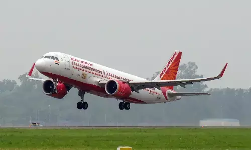 ಏರ್ ಇಂಡಿಯಾ ಅಧಿಕಾರಿಗೆ ವಿಮಾನದಲ್ಲಿ ಸಹ ಪ್ರಯಾಣಿಕನಿಂದ ಕಪಾಳಮೋಕ್ಷ!