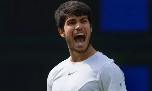 ವಿಂಬಲ್ಡನ್: ಜೊಕೊವಿಕ್‌ಗೆ ಸೋಲುಣಿಸಿ ಚೊಚ್ಚಲ ಪ್ರಶಸ್ತಿ ಜಯಿಸಿದ ಕಾರ್ಲೊಸ್ ಅಲ್ಕರಾಝ್