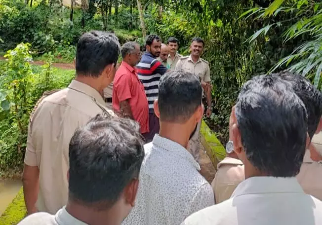 ಕಡಬ: ಚಿನ್ನಾಭರಣ ಕಳ್ಳತನ ಪ್ರಕರಣ; ಆರೋಪಿಗಳ ಬಂಧನ ಕಡಬ: ಚಿನ್ನಾಭರಣ ಕಳ್ಳತನ ಪ್ರಕರಣ; ಆರೋಪಿಗಳ ಬಂಧನ