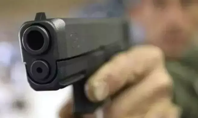 ಕಲಬುರಗಿ: ಪಿಎಸ್ ಐ ಸರ್ವಿಸ್​​ ರಿವಾಲ್ವರ್​ ಕಸಿದು ಪರಾರಿಯಾದ ಕಳ್ಳತನ ಪ್ರಕರಣದ ಆರೋಪಿ!