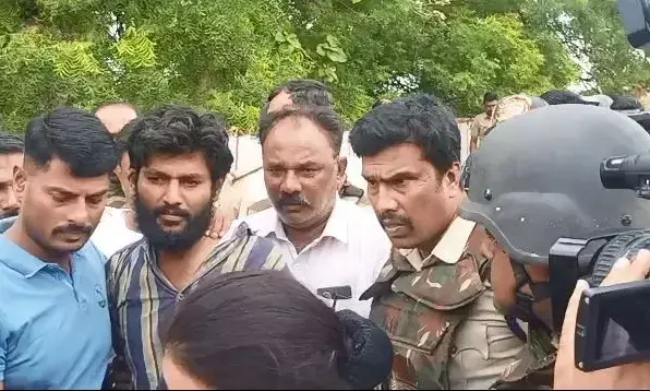 ಕಲಬುರಗಿ: ಪಿಎಸ್‍ಐ ರಿವಾಲ್ವರ್​ ಕಸಿದು ಪರಾರಿಯಾಗಿದ್ದ ಕಳ್ಳತನ ಪ್ರಕರಣದ ಆರೋಪಿ ಪೊಲೀಸರ ವಶಕ್ಕೆ