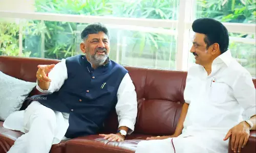 ವಿಪಕ್ಷಗಳ ಸಭೆ; ಬೆಂಗಳೂರಿಗೆ ಆಗಮಿಸಿದ ತಮಿಳುನಾಡಿನ ಸಿಎಂ ಸ್ಟಾಲಿನ್ ರನ್ನು ಸ್ವಾಗತಿಸಿದ ಡಿ.ಕೆ ಶಿವಕುಮಾರ್