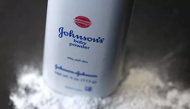 ಜಾನ್ಸನ್ ಆ್ಯಂಡ್ ಜಾನ್ಸನ್ ಬೇಬಿಪೌಡರ್ ನಲ್ಲಿ ಕ್ಯಾನ್ಸರ್ಕಾರಕ ಅಂಶ: ಸಂಸ್ಥೆಗೆ 18.8 ದಶಲಕ್ಷ ಡಾಲರ್ ದಂಡ ಜಾನ್ಸನ್ ಆ್ಯಂಡ್ ಜಾನ್ಸನ್ ಬೇಬಿಪೌಡರ್ ನಲ್ಲಿ ಕ್ಯಾನ್ಸರ್ಕಾರಕ ಅಂಶ: ಸಂಸ್ಥೆಗೆ 18.8 ದಶಲಕ್ಷ ಡಾಲರ್ ದಂಡ