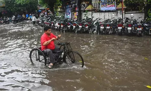 ಗುಜರಾತ್ ನಲ್ಲಿ ಭಾರೀ ಮಳೆ: ಹಲವು ಪ್ರದೇಶಗಳಲ್ಲಿ ಪ್ರವಾಹ, ಮುಳುಗಿದ ವಾಹನಗಳು