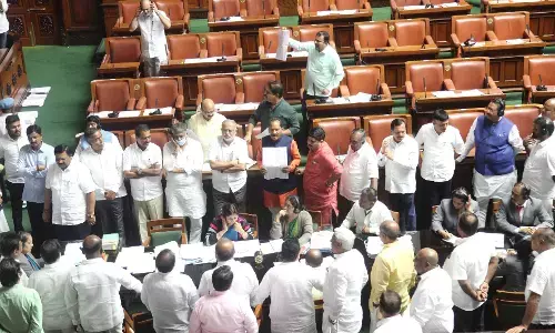 ಡೆಪ್ಯುಟಿ ಸ್ಪೀಕರ್ ಮೇಲೆ ಕಾಗದ ಎಸೆದ ಬಿಜೆಪಿ ಸದಸ್ಯರು ಅಮಾನತು