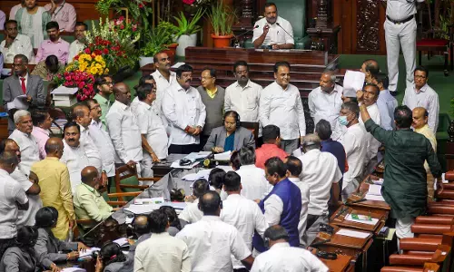 ಸದನದಲ್ಲಿ ವಿರೋಧ ಪಕ್ಷ: ಹಿಂದೆ ಗುರುವಿಲ್ಲ, ಮುಂದೆ ಗುರಿಯಿಲ್ಲ!