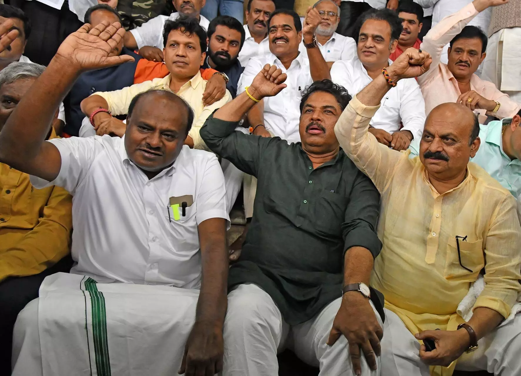 ನಾಗವಲ್ಲಿ ರೀತಿ ಕೋಮುವಾದ ಸಿದ್ಧಾಂತಕ್ಕೆ ಬದಲಾಗುತ್ತಿರುವ ಜೆಡಿಎಸ್: ಕಾಂಗ್ರೆಸ್ ವಾಗ್ದಾಳಿ ನಾಗವಲ್ಲಿ ರೀತಿ ಕೋಮುವಾದ ಸಿದ್ಧಾಂತಕ್ಕೆ ಬದಲಾಗುತ್ತಿರುವ ಜೆಡಿಎಸ್: ಕಾಂಗ್ರೆಸ್ ವಾಗ್ದಾಳಿ