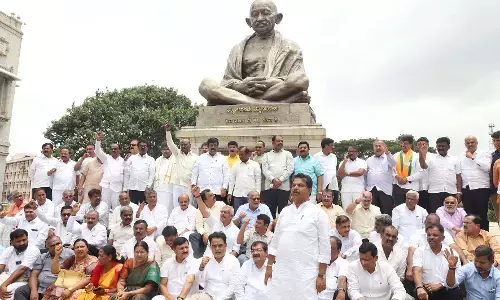 ವಿಪಕ್ಷ ನಾಯಕನ ಆಯ್ಕೆ ಮಾಡದೇ ಸದನದಲ್ಲಿ ಪಾಲ್ಗೊಳ್ಳಬಾರದು ಅಂತ ಏನಾದರೂ ರೂಲ್ಸ್ ಇದೆಯೇ?: ಆರ್. ಅಶೋಕ್ ಪ್ರಶ್ನೆ