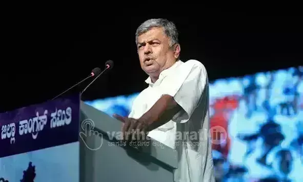 ಗುಜರಾತಿನಲ್ಲಿ ಮಹಿಳೆಯ ಹೊಟ್ಟೆಗೆ ತ್ರಿಶೂಲ ಚುಚ್ಚಿ ಮೆರವಣಿಗೆ ಮಾಡಿದಾಗ ಮೌನವಹಿಸಿದ್ದು ಇದೇ 56 ಇಂಚಿನ ಎದೆ: ಬಿ.ಕೆ ಹರಿಪ್ರಸಾದ್