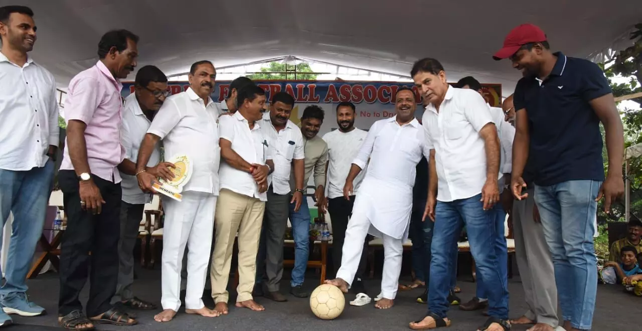 25ನೇ ವರ್ಷದ ಇಂಡಿಪೆಂಡೆನ್ಸ್ ಕಪ್ ಫುಟ್‌ಬಾಲ್ ಪಂದ್ಯ: ಯು.ಟಿ.ಖಾದರ್ ಚಾಲನೆ