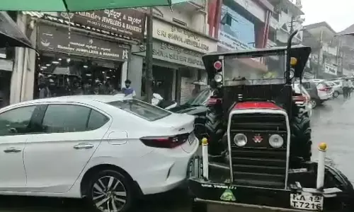 ಮಡಿಕೇರಿ: 10ಕ್ಕೂ ಹೆಚ್ಚು ವಾಹನಗಳಿಗೆ ಢಿಕ್ಕಿ ಹೊಡೆದ ಟ್ರ್ಯಾಕ್ಟರ್