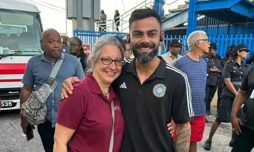 ತನ್ನ ನೆಚ್ಚಿನ ಕ್ರಿಕೆಟಿಗ ವಿರಾಟ್ ಕೊಹ್ಲಿ ಅವರನ್ನು ಭೇಟಿಯಾಗಿ ಭಾವುಕರಾದ ವಿಂಡೀಸ್ ವಿಕೆಟ್‌ಕೀಪರ್ ತಾಯಿ