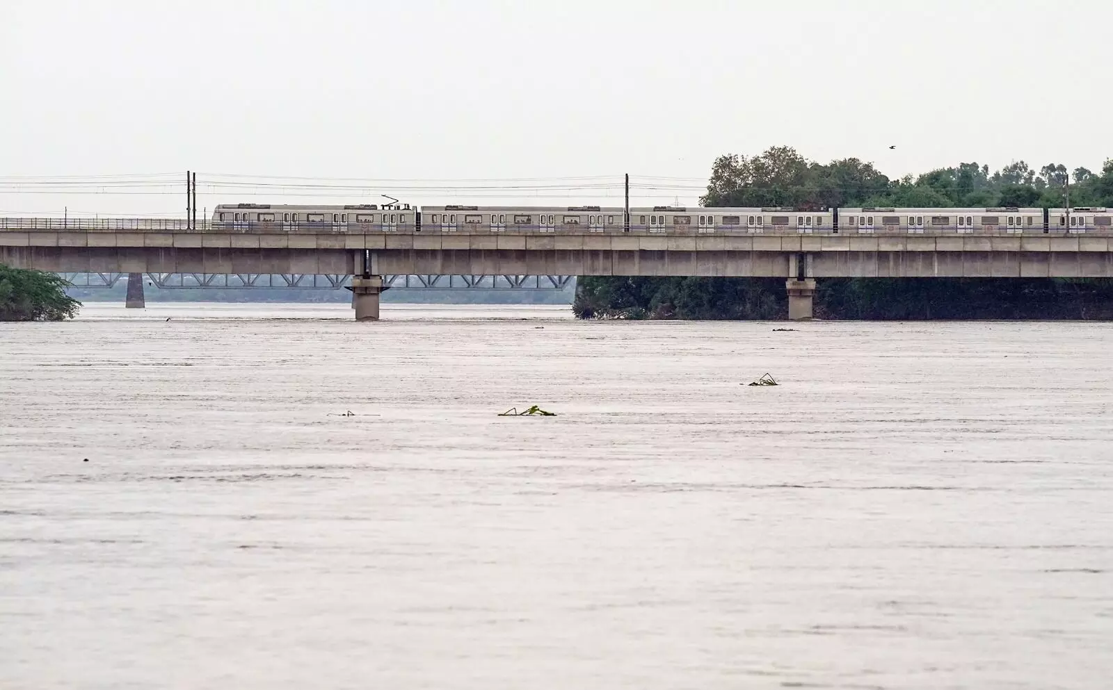 ಮತ್ತೆ ಅಪಾಯದ ಮಟ್ಟ ಮೀರಿದ ಯುಮುನಾ ನದಿ: ದಿಲ್ಲಿಗೆ ಮತ್ತೊಮ್ಮೆ ನೆರೆಯ ಭೀತಿ ಮತ್ತೆ ಅಪಾಯದ ಮಟ್ಟ ಮೀರಿದ ಯುಮುನಾ ನದಿ: ದಿಲ್ಲಿಗೆ ಮತ್ತೊಮ್ಮೆ ನೆರೆಯ ಭೀತಿ