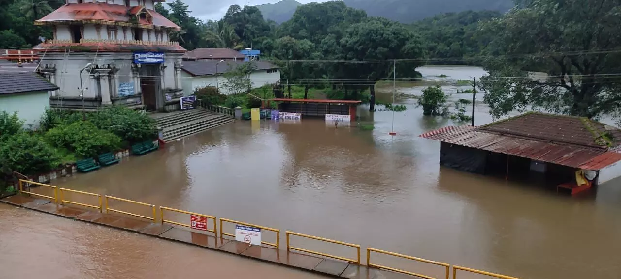 ಕೊಡಗಿನಲ್ಲಿ ಮುಂದುವರಿದ ಭಾರೀ ಮಳೆ; ಜನಜೀವನ ಅಸ್ತವ್ಯಸ್ತ, ಹಲವು ಪ್ರದೇಶಗಳು ಜಲಾವೃತ