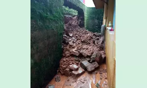 ಕೊಪ್ಪದಲ್ಲಿ ಭಾರೀ ಮಳೆ: ವಿದ್ಯಾರ್ಥಿ ನಿಲಯದ ಆವರಣ ಗೋಡೆ ಕುಸಿತ