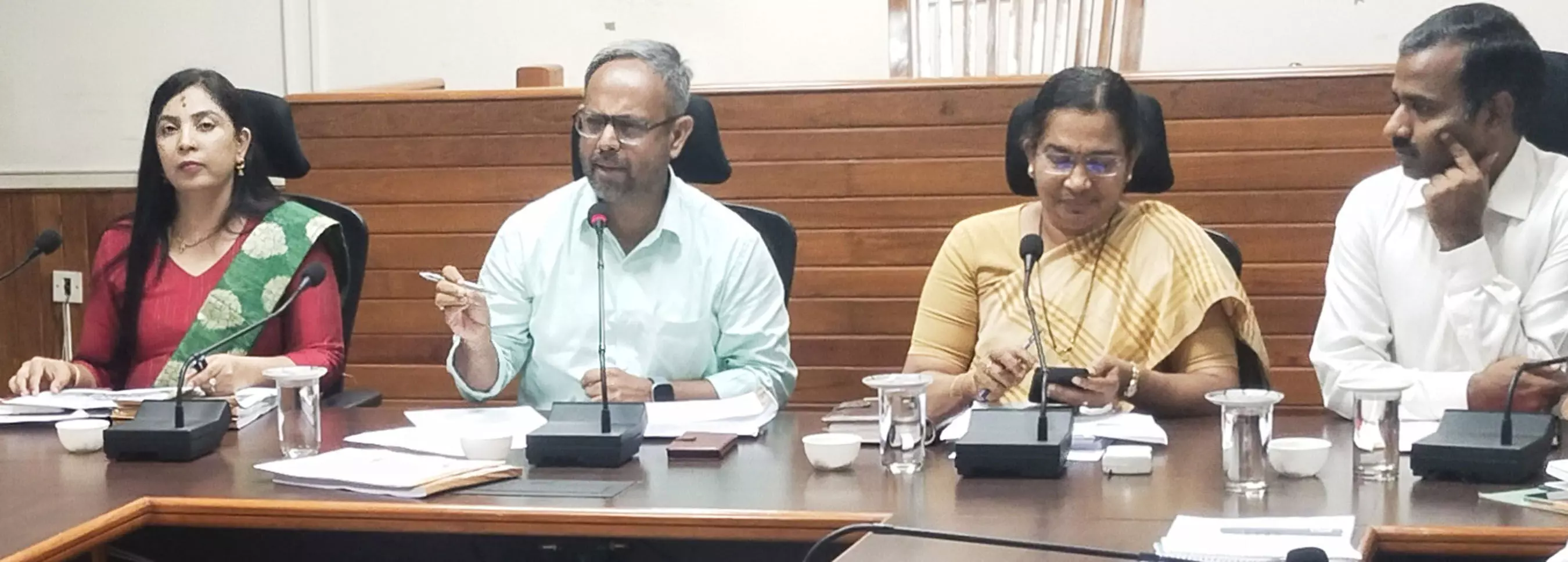 ಸರಕಾರದ ಯೋಜನೆಗಳು ಶೇ.ನೂರರಷ್ಟು ಅನುಷ್ಠಾನಗೊಳ್ಳಬೇಕು: ಉಸ್ತುವಾರಿ ಕಾರ್ಯದರ್ಶಿ ಡಾ.ಎಂ.ಟಿ.ರೇಜು