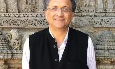 ಪ್ರಧಾನಿ ಮೋದಿ ಹೇಡಿ, ಅವರು ಮಣಿಪುರ ಕುರಿತು ಸಂಸತ್ತನ್ನು ಎದುರಿಸಲು ಹೆದರುತ್ತಿದ್ದಾರೆ: ರಾಮಚಂದ್ರ ಗುಹಾ