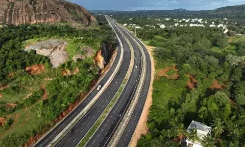 ಬೆಂಗಳೂರು-ಮೈಸೂರು ಎಕ್ಸ್‌ಪ್ರೆಸ್‌ ವೇನಲ್ಲಿ ದ್ವಿಚಕ್ರ, ತ್ರಿಚಕ್ರ ಸೇರಿ ಕೆಲವು ವಾಹನಗಳಿಗೆ ನಿಷೇಧ: ಹೆದ್ದಾರಿ ಪ್ರಾಧಿಕಾರ ಆದೇಶ