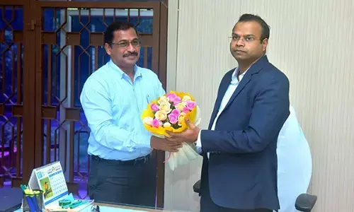 ಮಂಗಳೂರು ವಿವಿ: ನೂತನ ಕುಲಸಚಿವರಾಗಿ ಮೊಹಮ್ಮದ್ ನಯೀಮ್ ಮೊಮಿನ್ ಅಧಿಕಾರ ಸ್ವೀಕಾರ