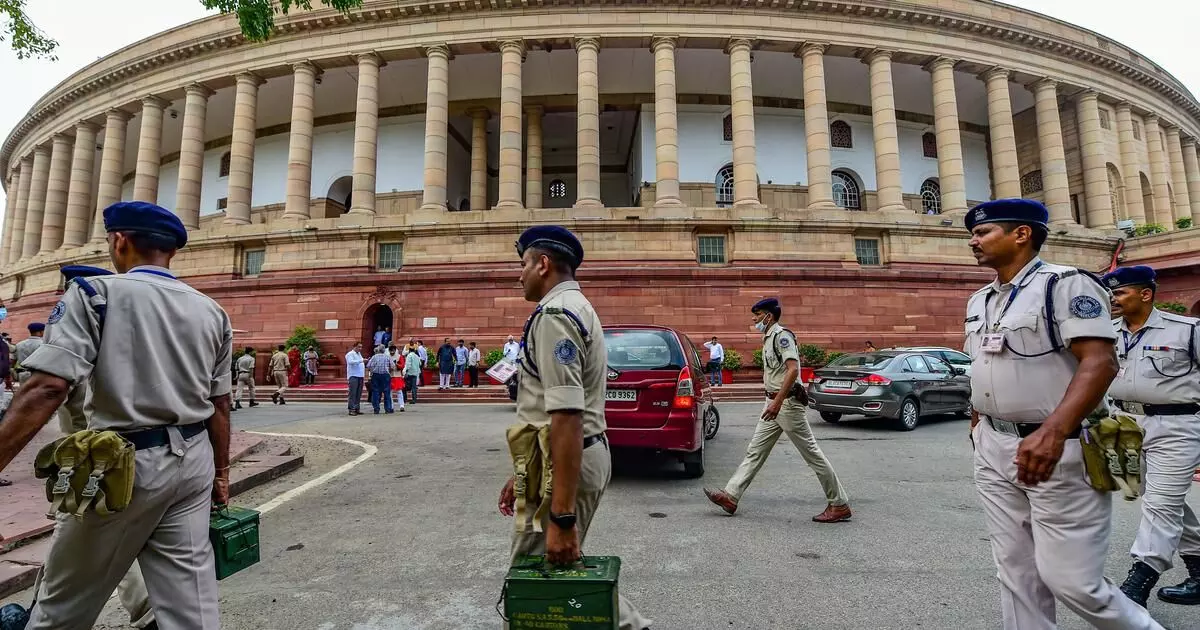 ಲೋಕಸಭೆಯಲ್ಲಿ ಕೇಂದ್ರ ಸರಕಾರದ ವಿರುದ್ಧ ಅವಿಶ್ವಾಸ ನಿರ್ಣಯ ಮಂಡಿಸಿದ ಕಾಂಗ್ರೆಸ್ ಲೋಕಸಭೆಯಲ್ಲಿ ಕೇಂದ್ರ ಸರಕಾರದ ವಿರುದ್ಧ ಅವಿಶ್ವಾಸ ನಿರ್ಣಯ ಮಂಡಿಸಿದ ಕಾಂಗ್ರೆಸ್